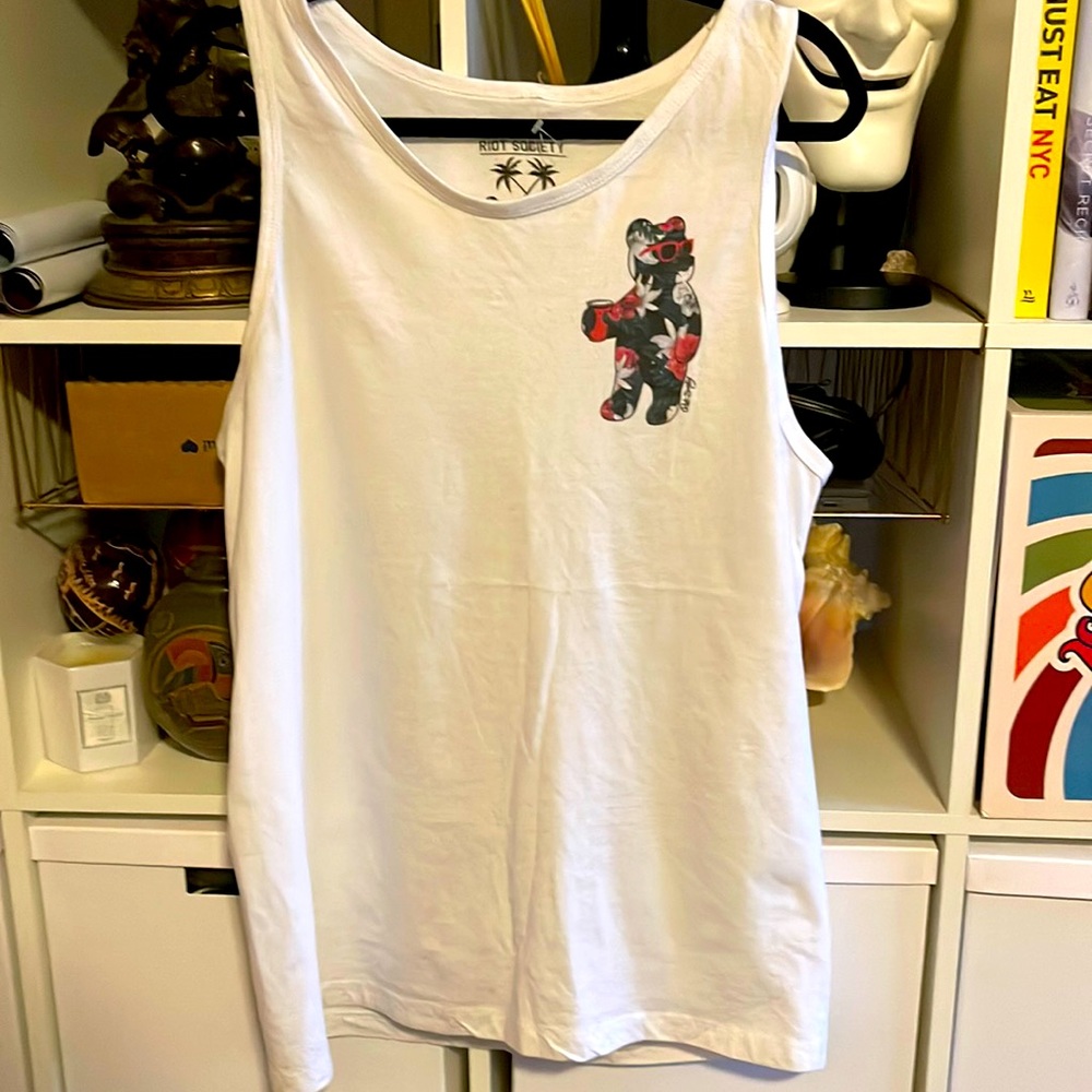 RIOT SOCIETY TANK TOP. TROPICAL BEAR W SOLO CUP. 100% COTTON. NWOT. SZ L